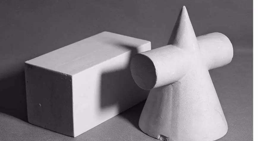 二個(gè)體面與地面平行 立方體的一個(gè)體面與畫面平行